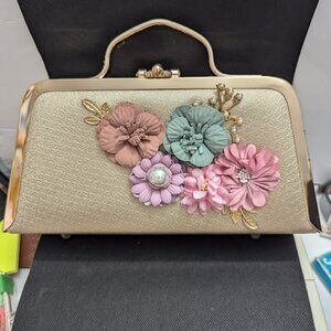Women's retro-look handbag clutch purse with flower motif